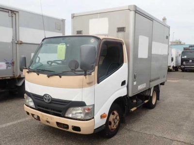 TOYOTA DYNA