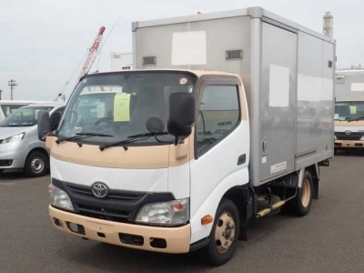 TOYOTA DYNA