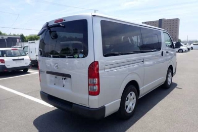 TOYOTA REGIUS VAN