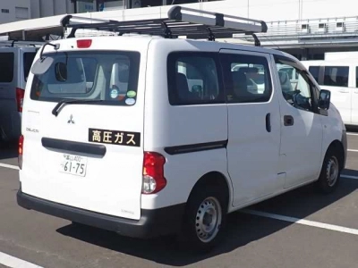 MITSUBISHI DELICA VAN