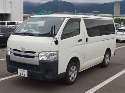 TOYOTA HIACE VAN