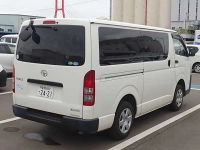 TOYOTA HIACE VAN