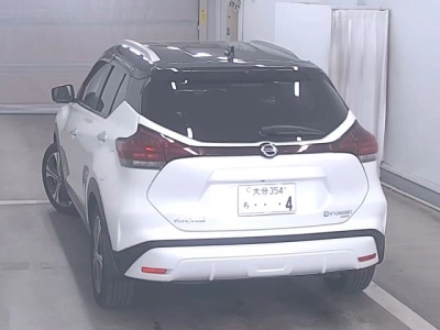NISSAN KICKS