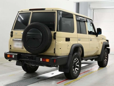 TOYOTA LAND CRUISER 70