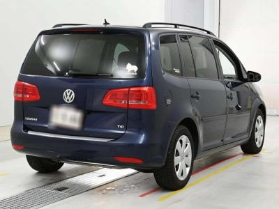 VOLKSWAGEN GOLF TOURAN