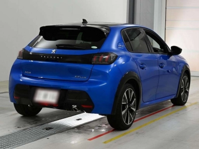 PEUGEOT 208