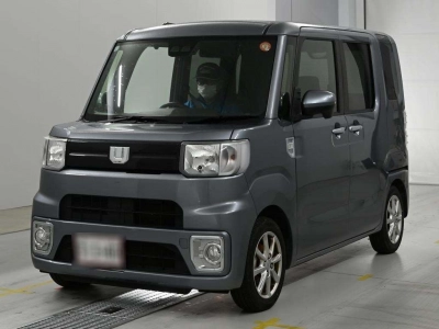 DAIHATSU WAKE