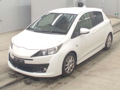 TOYOTA VITZ