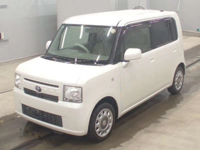 TOYOTA PIXIS SPACE