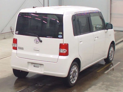 TOYOTA PIXIS SPACE