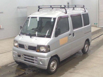 NISSAN CLIPPER VAN