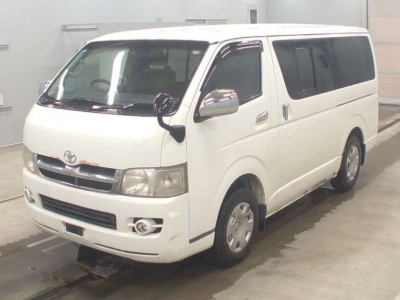TOYOTA HIACE VAN