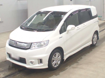 HONDA FREED SPIKE HYBRID