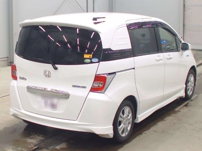 HONDA FREED SPIKE HYBRID