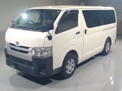 TOYOTA REGIUS VAN