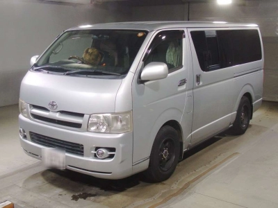 TOYOTA REGIUS VAN
