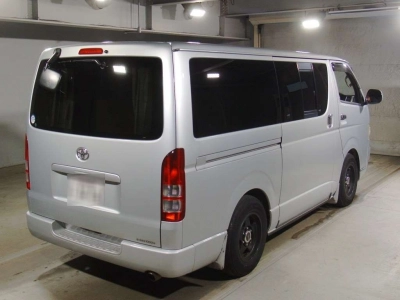 TOYOTA REGIUS VAN