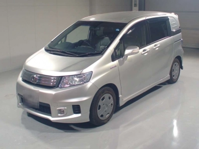 HONDA FREED SPIKE HYBRID