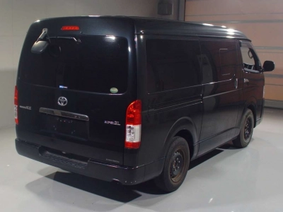 TOYOTA REGIUS VAN