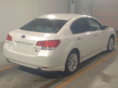 SUBARU LEGACY B4