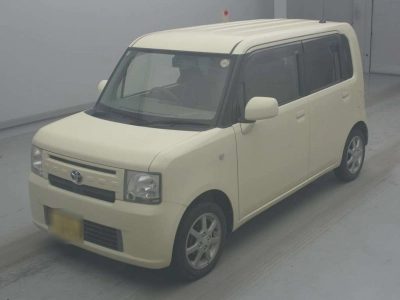 TOYOTA PIXIS SPACE