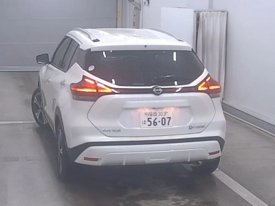 NISSAN KICKS