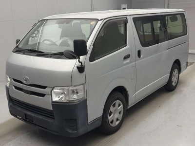 TOYOTA REGIUS VAN