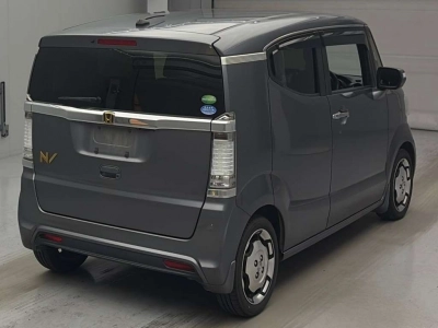 HONDA N-BOX SLASH