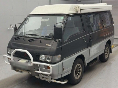 MITSUBISHI DELICA WAGON