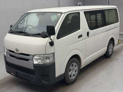 TOYOTA REGIUS VAN