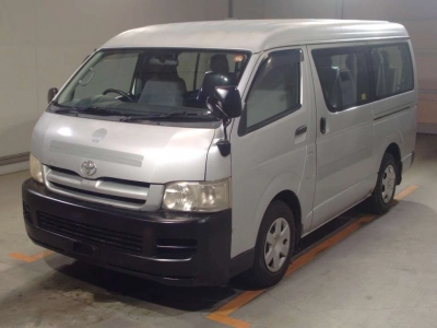 TOYOTA HIACE WAGON