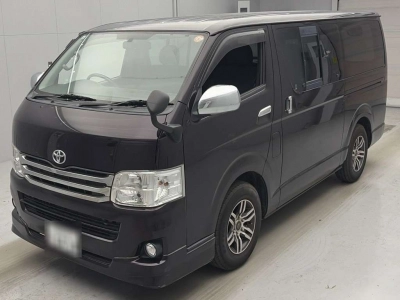 TOYOTA REGIUS VAN