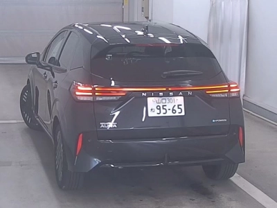 NISSAN AURA