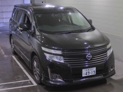 NISSAN ELGRAND