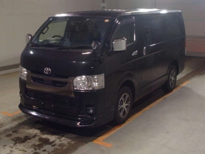 TOYOTA HIACE VAN