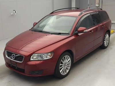 VOLVO V50