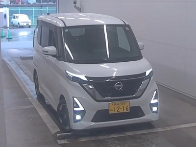 NISSAN ROOX