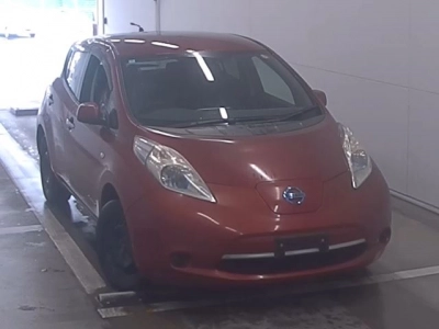 NISSAN LEAF