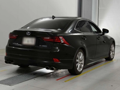 LEXUS IS