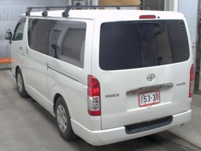 TOYOTA HIACE VAN