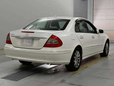 MERCEDES BENZ E CLASS