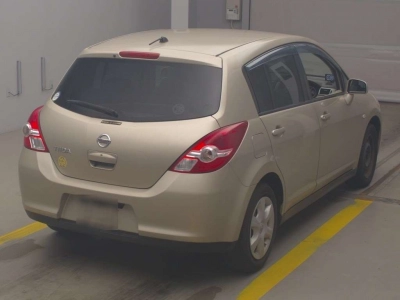 NISSAN TIIDA