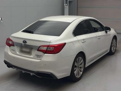 SUBARU LEGACY B4