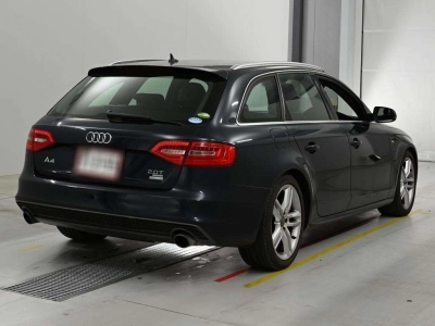 AUDI A4 AVANTE