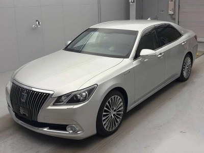 TOYOTA CROWN MAJESTA