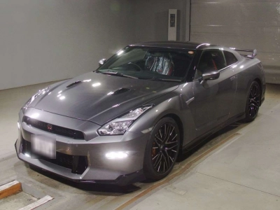 NISSAN GT-R