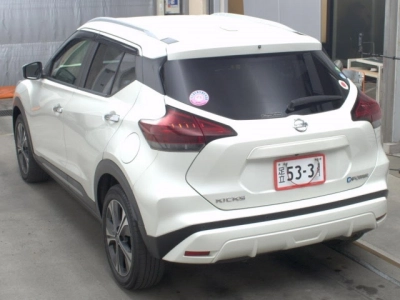 NISSAN KICKS