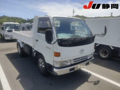 TOYOTA DYNA