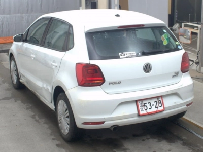 VOLKSWAGEN POLO