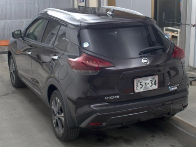NISSAN KICKS